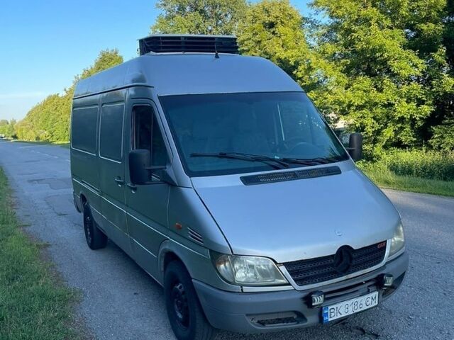 Сірий Мерседес Sprinter, об'ємом двигуна 2.7 л та пробігом 340 тис. км за 6999 $, фото 1 на Automoto.ua