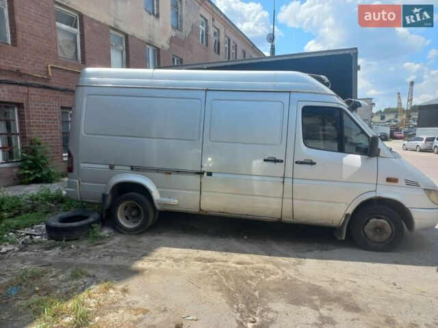 Серый Мерседес Sprinter, объемом двигателя 2.69 л и пробегом 580 тыс. км за 11850 $, фото 1 на Automoto.ua