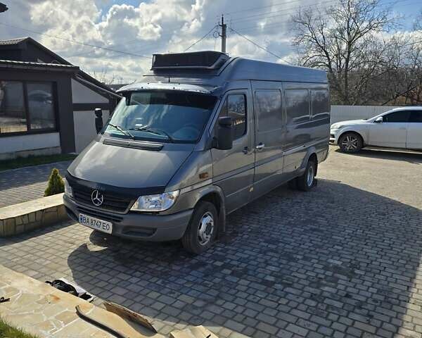 Серый Мерседес Sprinter, объемом двигателя 2.69 л и пробегом 186 тыс. км за 17500 $, фото 3 на Automoto.ua