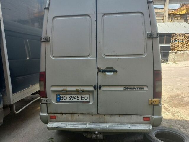 Серый Мерседес Sprinter, объемом двигателя 2.69 л и пробегом 580 тыс. км за 11850 $, фото 2 на Automoto.ua