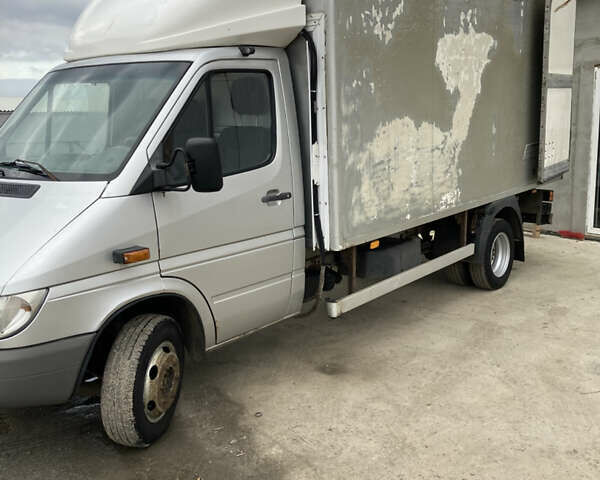 Серый Мерседес Sprinter, объемом двигателя 2.69 л и пробегом 820 тыс. км за 12000 $, фото 1 на Automoto.ua