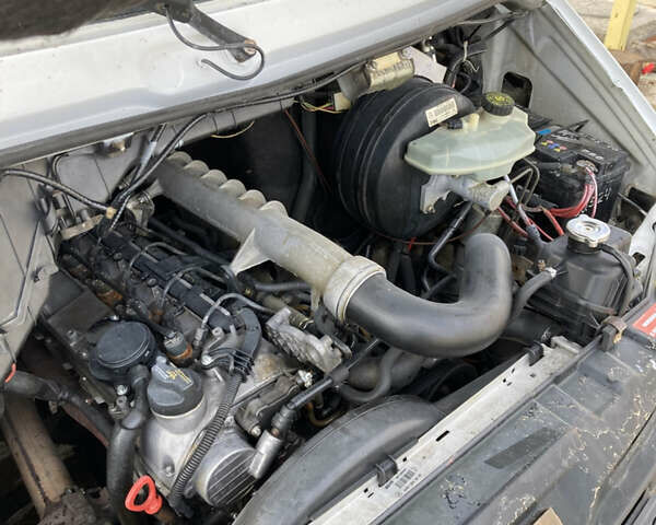 Серый Мерседес Sprinter, объемом двигателя 2.69 л и пробегом 820 тыс. км за 12000 $, фото 6 на Automoto.ua