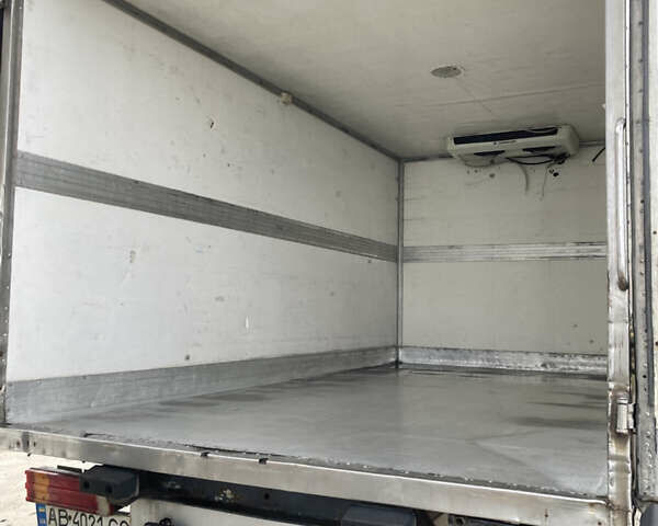 Серый Мерседес Sprinter, объемом двигателя 2.69 л и пробегом 820 тыс. км за 12000 $, фото 4 на Automoto.ua