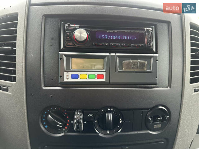 Сірий Мерседес Sprinter, об'ємом двигуна 0 л та пробігом 283 тис. км за 20500 $, фото 16 на Automoto.ua