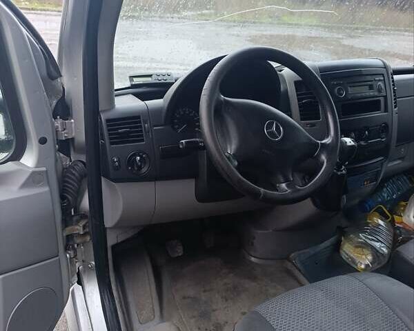 Серый Мерседес Sprinter, объемом двигателя 2.14 л и пробегом 600 тыс. км за 7000 $, фото 3 на Automoto.ua