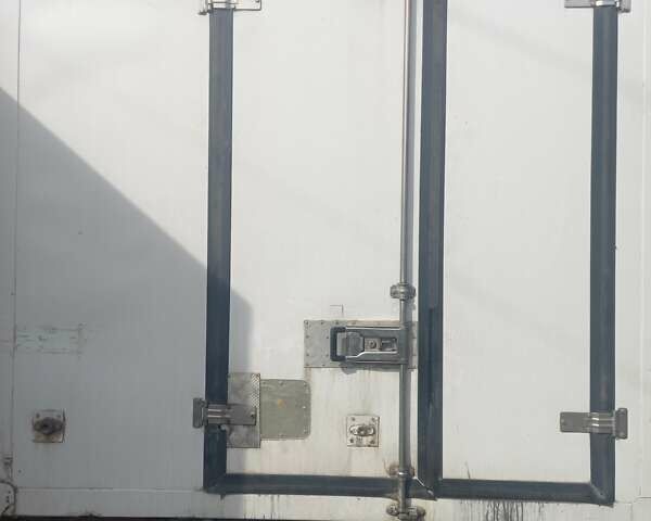 Серый Мерседес Sprinter, объемом двигателя 2.14 л и пробегом 375 тыс. км за 10800 $, фото 4 на Automoto.ua