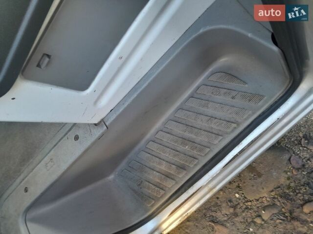 Серый Мерседес Sprinter, объемом двигателя 2.14 л и пробегом 382 тыс. км за 10300 $, фото 5 на Automoto.ua