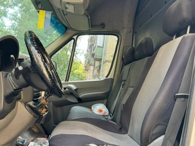 Серый Мерседес Sprinter, объемом двигателя 2.14 л и пробегом 512 тыс. км за 10700 $, фото 7 на Automoto.ua