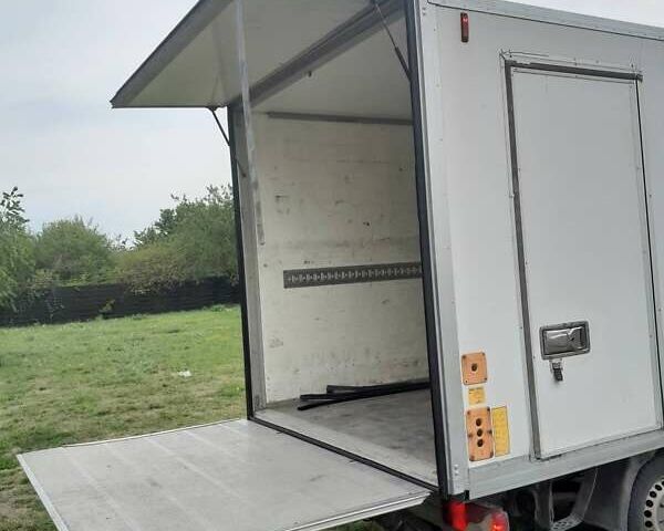 Серый Мерседес Sprinter, объемом двигателя 2.99 л и пробегом 366 тыс. км за 20900 $, фото 2 на Automoto.ua