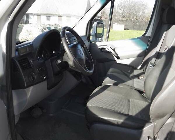 Серый Мерседес Sprinter, объемом двигателя 2.99 л и пробегом 366 тыс. км за 20900 $, фото 9 на Automoto.ua