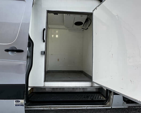 Серый Мерседес Sprinter, объемом двигателя 3 л и пробегом 470 тыс. км за 30000 $, фото 9 на Automoto.ua