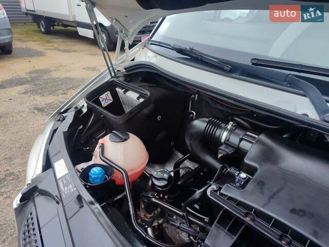 Серый Мерседес Sprinter, объемом двигателя 3 л и пробегом 248 тыс. км за 37900 $, фото 30 на Automoto.ua