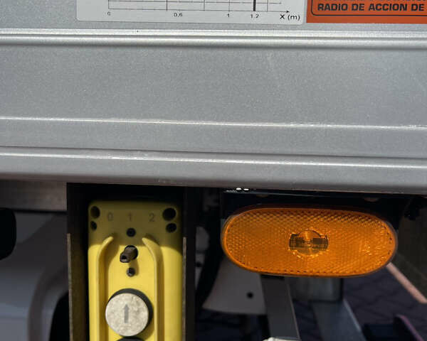 Сірий Мерседес Sprinter, об'ємом двигуна 2.1 л та пробігом 332 тис. км за 27750 $, фото 12 на Automoto.ua