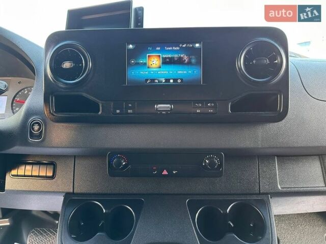 Серый Мерседес Sprinter, объемом двигателя 2.2 л и пробегом 179 тыс. км за 34900 $, фото 33 на Automoto.ua