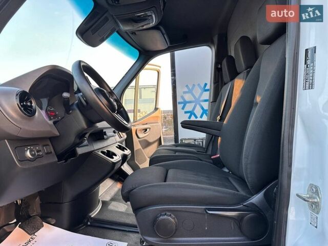 Серый Мерседес Sprinter, объемом двигателя 2.2 л и пробегом 179 тыс. км за 34900 $, фото 36 на Automoto.ua