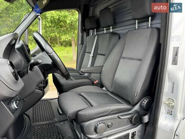 Серый Мерседес Sprinter, объемом двигателя 2.2 л и пробегом 201 тыс. км за 25500 $, фото 36 на Automoto.ua