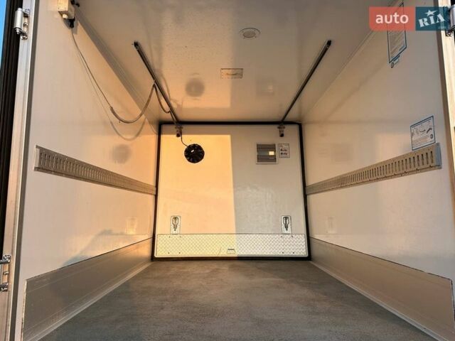 Серый Мерседес Sprinter, объемом двигателя 2.2 л и пробегом 179 тыс. км за 34900 $, фото 30 на Automoto.ua