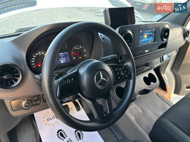 Серый Мерседес Sprinter, объемом двигателя 2.2 л и пробегом 179 тыс. км за 34900 $, фото 35 на Automoto.ua