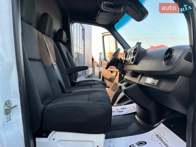 Серый Мерседес Sprinter, объемом двигателя 2.2 л и пробегом 179 тыс. км за 34900 $, фото 32 на Automoto.ua