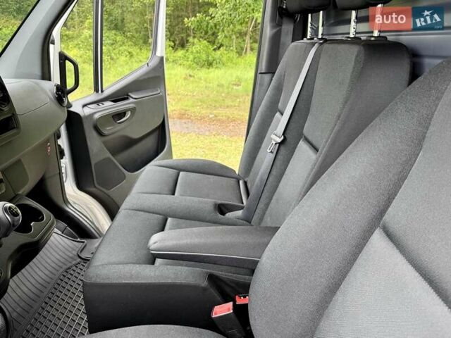 Серый Мерседес Sprinter, объемом двигателя 2.2 л и пробегом 201 тыс. км за 25500 $, фото 37 на Automoto.ua