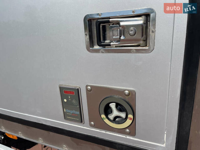 Сірий Мерседес Sprinter, об'ємом двигуна 2.1 л та пробігом 332 тис. км за 27750 $, фото 27 на Automoto.ua