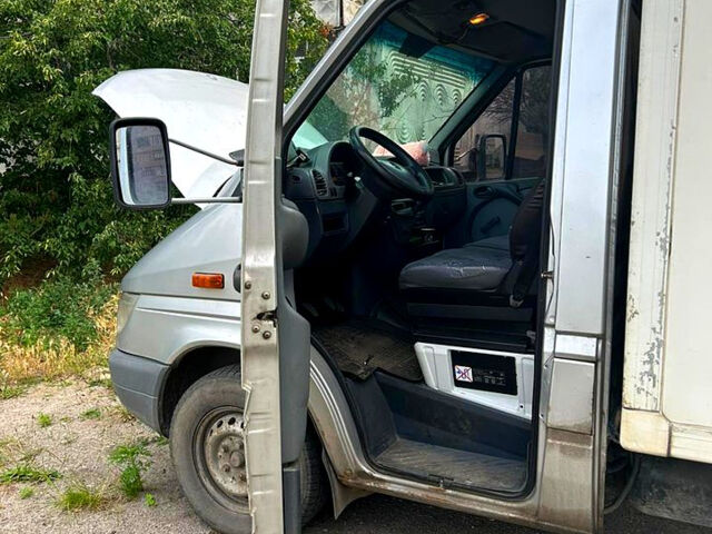 Сірий Мерседес Sprinter, об'ємом двигуна 2.2 л та пробігом 308 тис. км за 10700 $, фото 2 на Automoto.ua