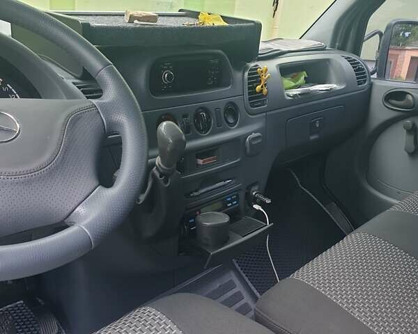 Серый Мерседес Sprinter, объемом двигателя 2.2 л и пробегом 318 тыс. км за 16800 $, фото 5 на Automoto.ua