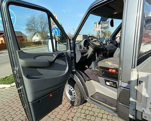 Серый Мерседес Sprinter, объемом двигателя 2.2 л и пробегом 519 тыс. км за 13300 $, фото 14 на Automoto.ua