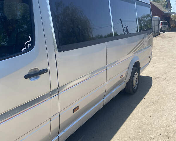 Серый Мерседес Sprinter, объемом двигателя 2.9 л и пробегом 500 тыс. км за 11200 $, фото 2 на Automoto.ua