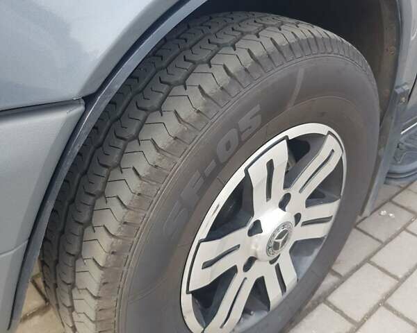 Серый Мерседес Sprinter, объемом двигателя 2.15 л и пробегом 444 тыс. км за 11500 $, фото 2 на Automoto.ua