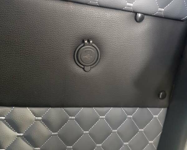 Серый Мерседес Sprinter, объемом двигателя 2.15 л и пробегом 444 тыс. км за 11500 $, фото 4 на Automoto.ua