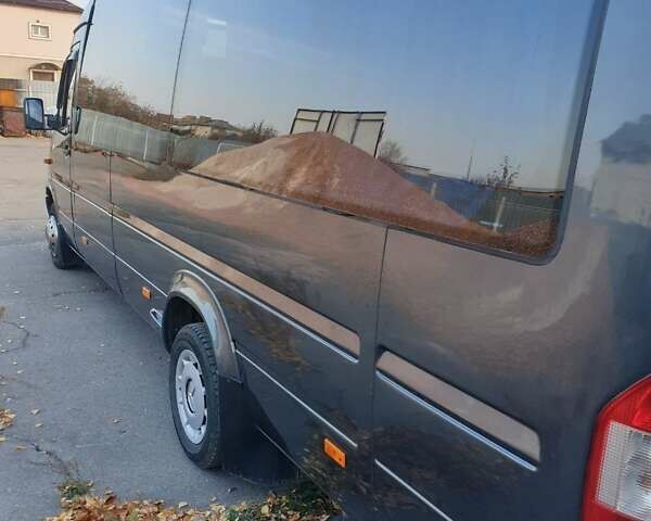 Серый Мерседес Sprinter, объемом двигателя 2.69 л и пробегом 610 тыс. км за 21000 $, фото 1 на Automoto.ua