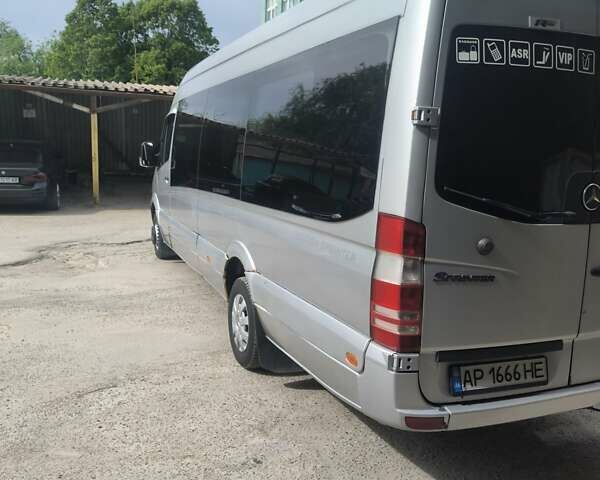 Серый Мерседес Sprinter, объемом двигателя 2.7 л и пробегом 150 тыс. км за 22500 $, фото 8 на Automoto.ua