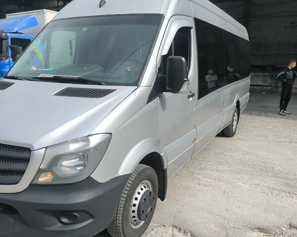 Серый Мерседес Sprinter, объемом двигателя 2.7 л и пробегом 150 тыс. км за 22500 $, фото 2 на Automoto.ua