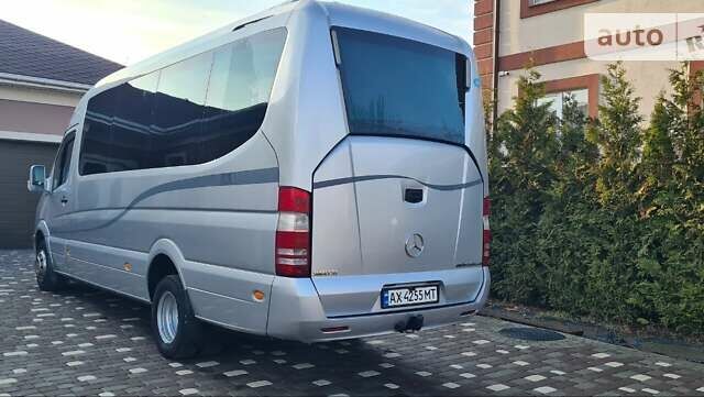 Серый Мерседес Sprinter, объемом двигателя 2.99 л и пробегом 357 тыс. км за 36500 $, фото 2 на Automoto.ua