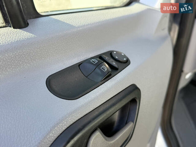 Мерседес Sprinter 2009 в Староконстантинов на Automoto.ua Серый Мерседес Sprinter, объемом двигателя 2.99 л и пробегом 359 тыс. км за 37500 $, фото 8 на Automoto.ua