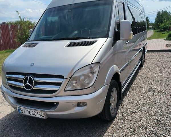 Серый Мерседес Sprinter, объемом двигателя 2.14 л и пробегом 620 тыс. км за 32500 $, фото 3 на Automoto.ua