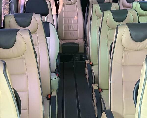 Серый Мерседес Sprinter, объемом двигателя 2.14 л и пробегом 300 тыс. км за 32000 $, фото 7 на Automoto.ua