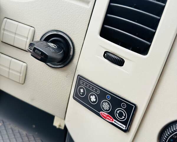 Серый Мерседес Sprinter, объемом двигателя 3.5 л и пробегом 600 тыс. км за 20950 $, фото 41 на Automoto.ua