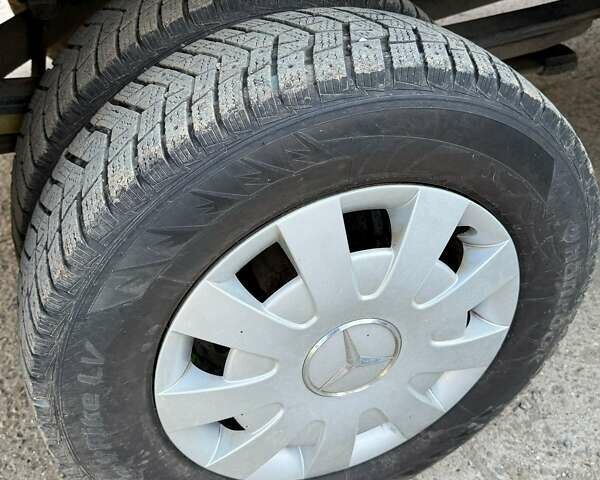 Серый Мерседес Sprinter, объемом двигателя 2.14 л и пробегом 300 тыс. км за 32000 $, фото 14 на Automoto.ua