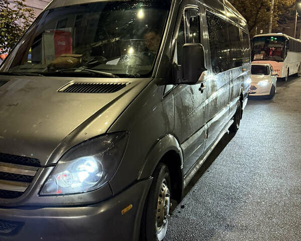 Сірий Мерседес Sprinter, об'ємом двигуна 3.3 л та пробігом 800 тис. км за 26500 $, фото 1 на Automoto.ua