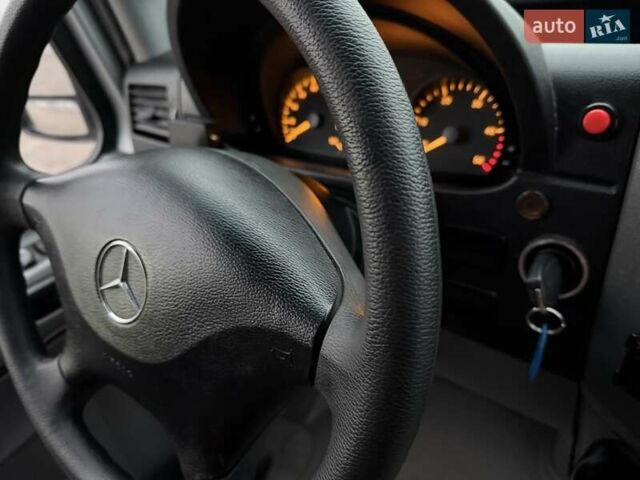 Серый Мерседес Sprinter, объемом двигателя 2.2 л и пробегом 337 тыс. км за 31900 $, фото 25 на Automoto.ua