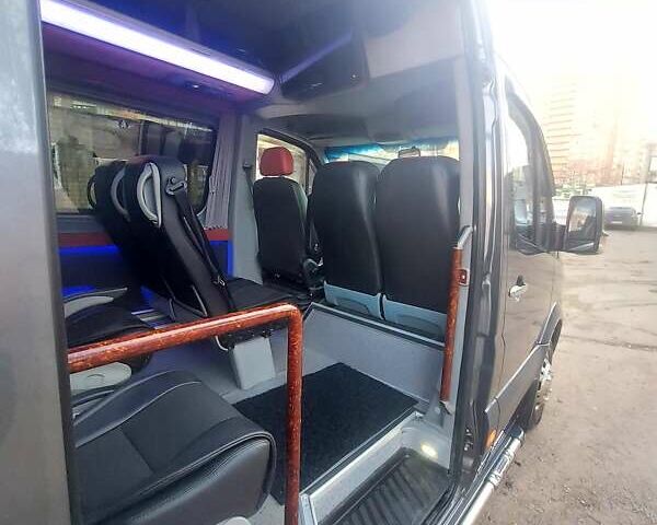 Серый Мерседес Sprinter, объемом двигателя 2.99 л и пробегом 380 тыс. км за 43000 $, фото 7 на Automoto.ua