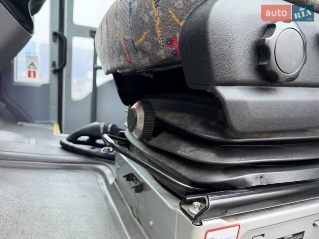 Серый Мерседес Sprinter, объемом двигателя 2.2 л и пробегом 337 тыс. км за 31900 $, фото 20 на Automoto.ua