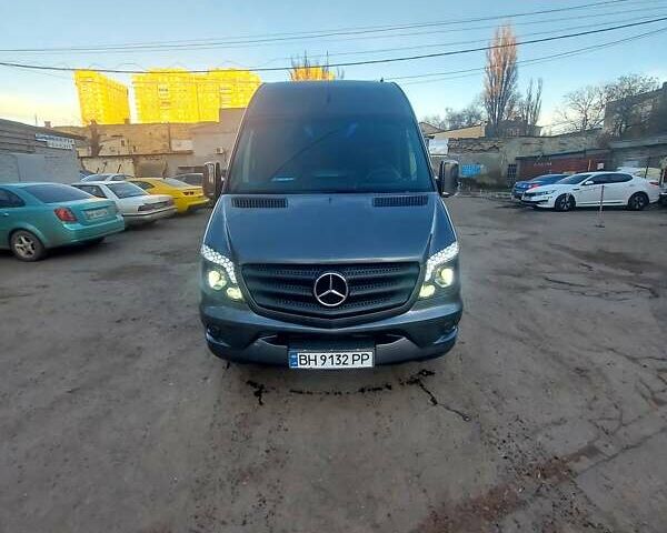 Серый Мерседес Sprinter, объемом двигателя 2.99 л и пробегом 380 тыс. км за 43000 $, фото 5 на Automoto.ua
