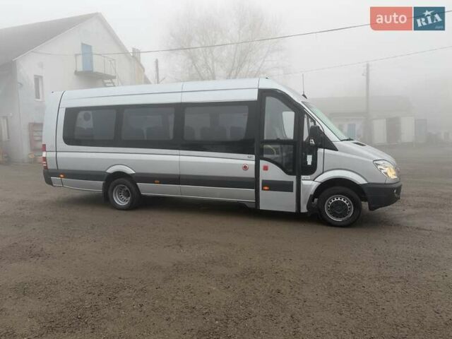 Серый Мерседес Sprinter, объемом двигателя 2.2 л и пробегом 337 тыс. км за 31900 $, фото 2 на Automoto.ua
