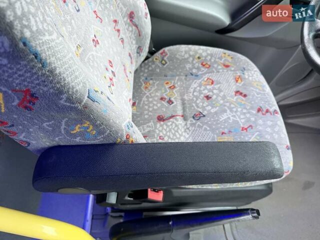 Серый Мерседес Sprinter, объемом двигателя 2.2 л и пробегом 337 тыс. км за 31900 $, фото 32 на Automoto.ua