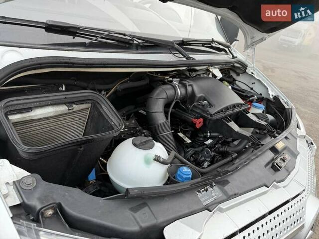 Серый Мерседес Sprinter, объемом двигателя 2.2 л и пробегом 499 тыс. км за 42900 $, фото 47 на Automoto.ua