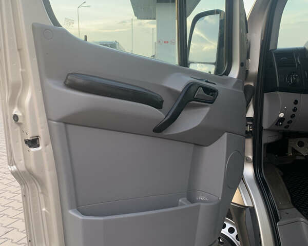 Серый Мерседес Sprinter, объемом двигателя 2.99 л и пробегом 800 тыс. км за 40000 $, фото 12 на Automoto.ua