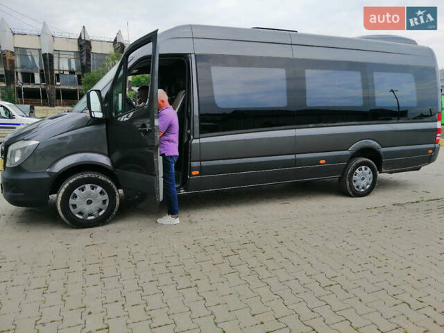 Серый Мерседес Sprinter, объемом двигателя 3 л и пробегом 440 тыс. км за 46000 $, фото 1 на Automoto.ua